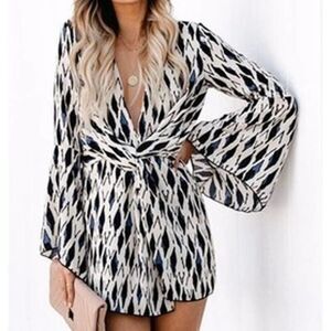 VICI Crystal Clear Diamond Print Twisted V Neck Dress Long Bell Sleeve Small EUC